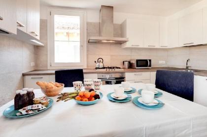 CA' LUCIA BRIGHT APARTMENT  VENICE - image 4
