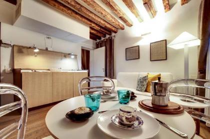 MODERN APARTMENT IN VENICE GF - image 6