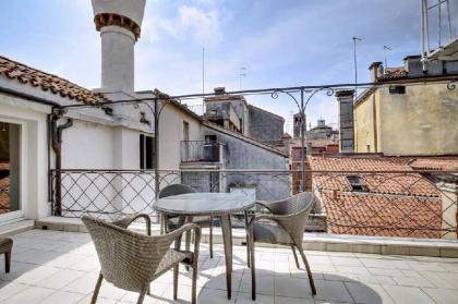 RIALTO BRIDGE PENTHOUSE VENICE WITH TERRACES - image 10