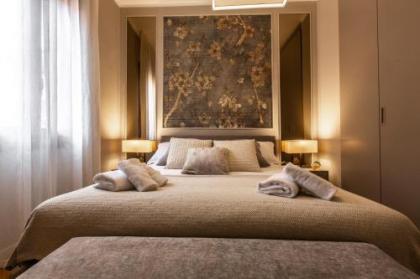 Charming Apartment on the Grand Canal R&R - image 1