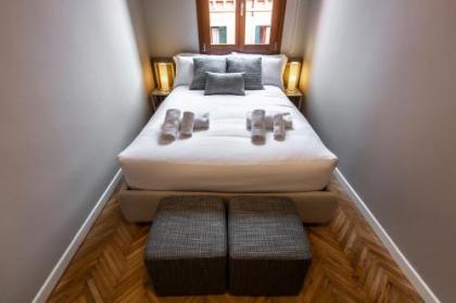 Charming Apartment on the Grand Canal R&R - image 17