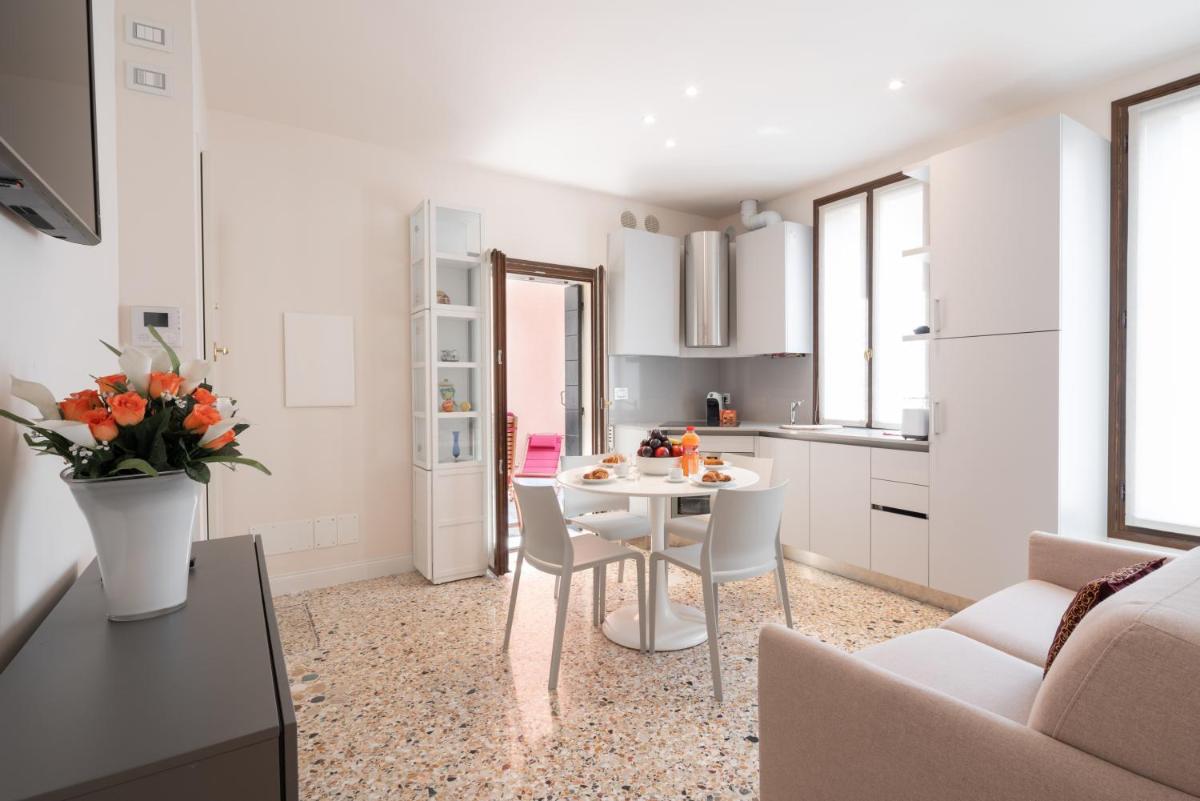 Ve.N.I.Ce Cera Remer Suite - image 2