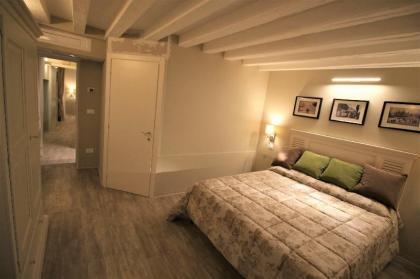 Location location location!!! new and cozy flat  - image 11