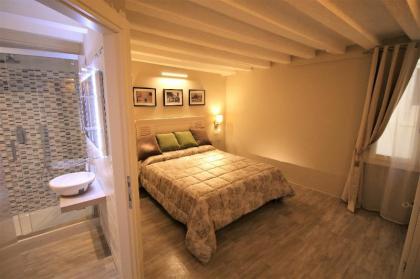 Location location location!!! new and cozy flat  - image 13