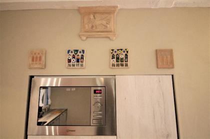 Location location location!!! new and cozy flat  - image 15