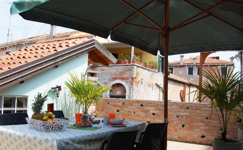 Loft with terrace 10 minutes from S Marco - image 2