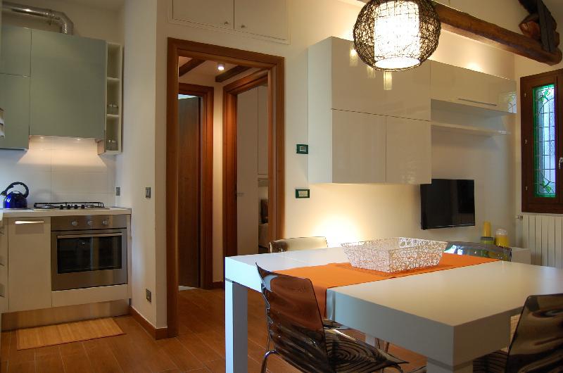 Loft with terrace 10 minutes from S Marco - image 6