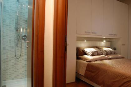 Loft with terrace 10 minutes from S Marco - image 8