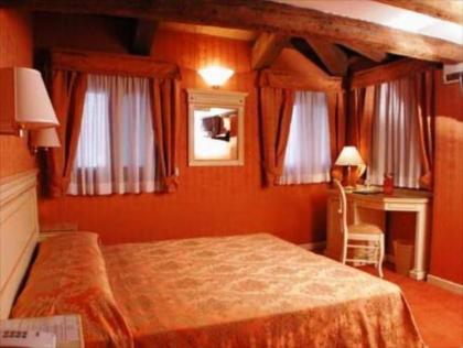 Lanterna Di marco Polo Venice