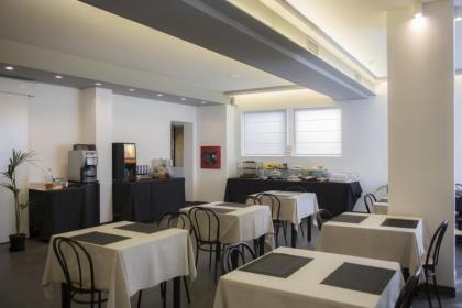 Hotel Nuova Mestre - image 2