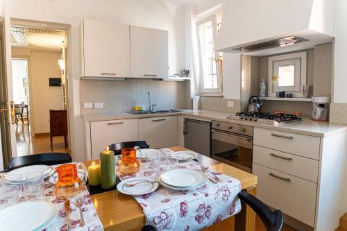 Salute Canal View Apartment - main image