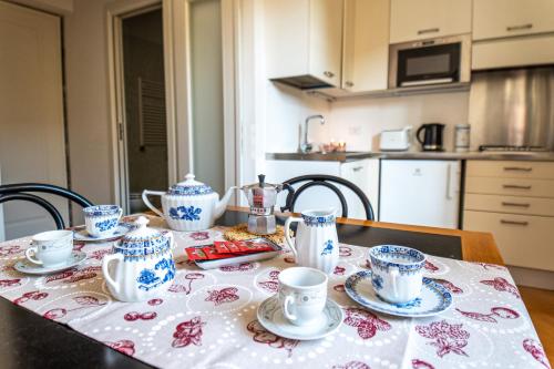 Dogana Canal View Apartment - main image