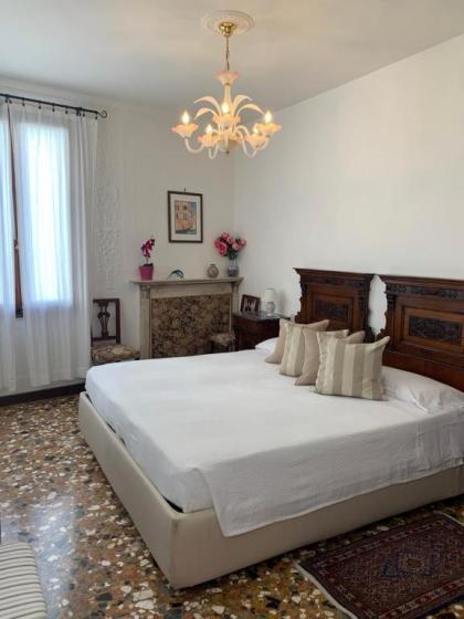 B&B Al Teatro with canal view - image 20