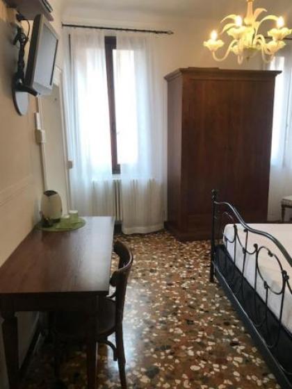 B&B Al Teatro with canal view - image 5