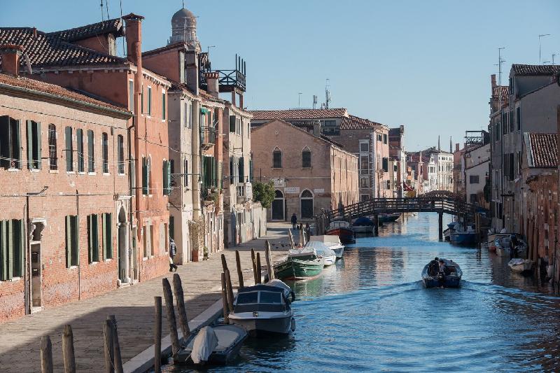 ART PAINTING spacious canal view apartment AC WiFi - main image