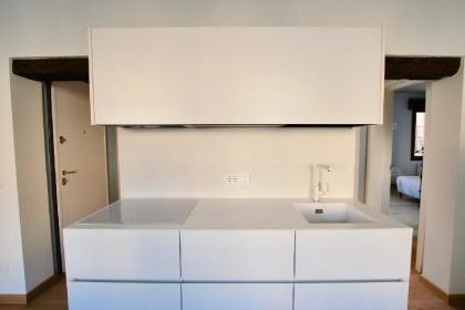 Ca Corte Nova design apartment with canal view - image 11