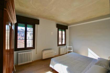 Ca Corte Nova design apartment with canal view - image 14