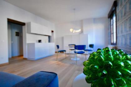 Ca Corte Nova design apartment with canal view - image 3