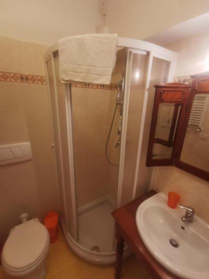 Canal View Studio Flat - image 9