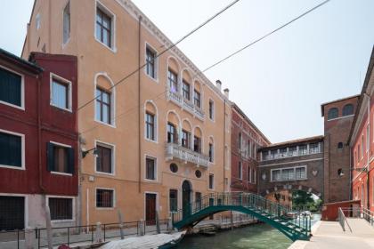 Hotel Dolfin