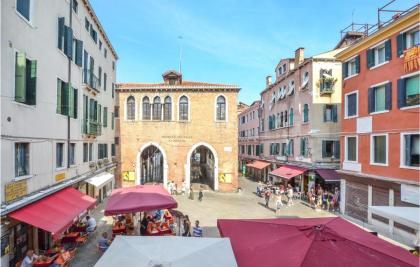 Nice apartment in Venezia with 2 Bedrooms and WiFi 