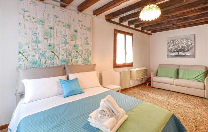 Nice apartment in Venezia with 2 Bedrooms and WiFi - image 13