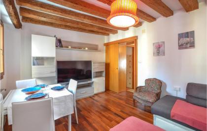 Nice apartment in Venezia with 2 Bedrooms and WiFi - image 14