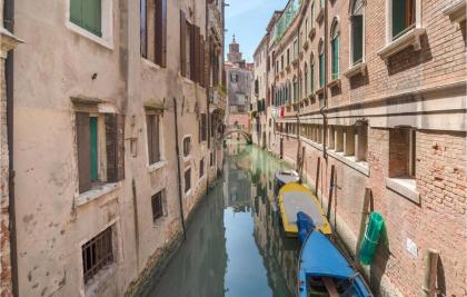 Nice apartment in Venezia with 2 Bedrooms and WiFi - image 6