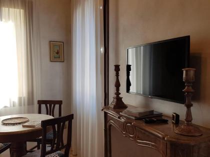 Ca' Cappello Venice Apartment 1 with Canal View - image 21