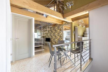 Ca' Cappello Venice Apartment 2 with Canal View - image 8