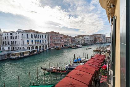 Rialto Grand Canal - image 16