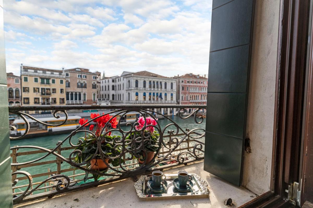 Rialto Grand Canal - image 3