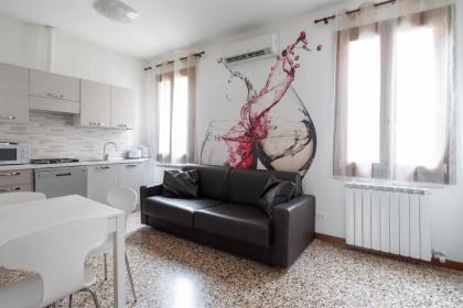 San Polo Canal View Apartments by Wonderful Italy - image 14