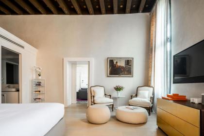 Palazzo Soranzo Noble Floor R&R - image 18