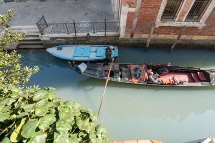Apartments in San Marco with Canal View by Wonderful Italy - image 16