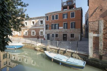 Apartments in San Marco with Canal View by Wonderful Italy - image 20