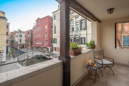 Garden Mansion with Private Mooring R&R - image 15