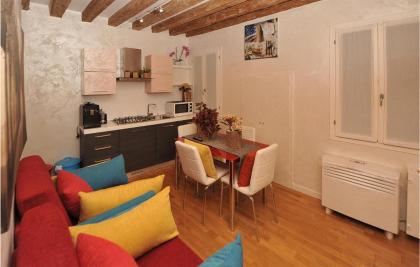 Beautiful Apartment In Venezia With Wifi And 1 Bedrooms 2 - image 17