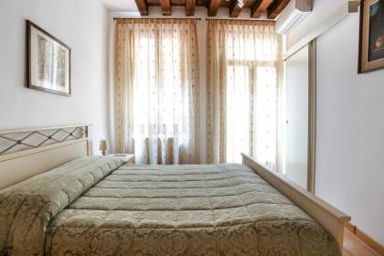 Mela Luxury Venice Apartments - image 15