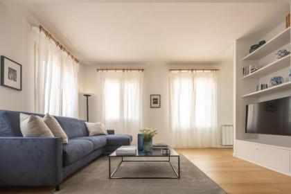 Santa Croce Design Apartment R&R - image 2