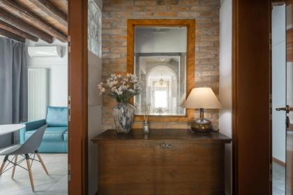 Castello Apartment with Garden R&R - image 10