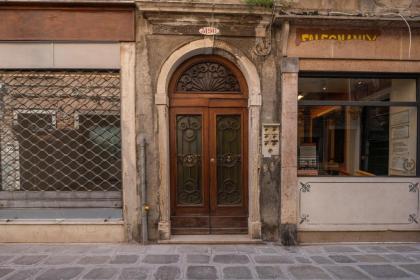 Castello Apartment with Garden R&R - image 27