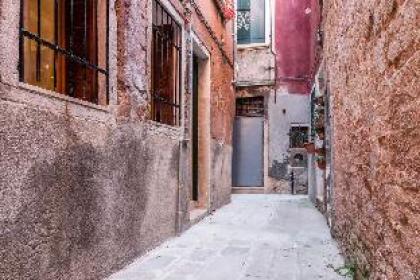 Bragora 3524 Between S. Marco & Biennale - image 18