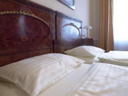 Hotel Pension Residenz - image 20