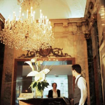 Hotel Ambassador - image 1