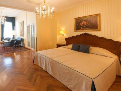 Hotel Ambassador - image 5