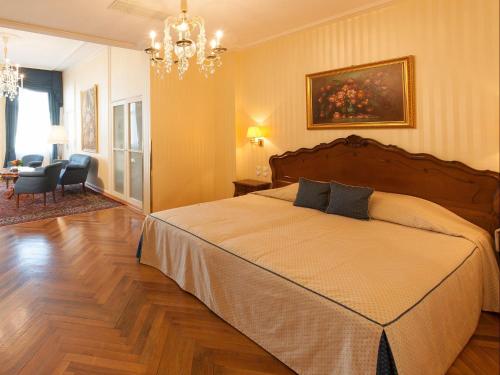 Hotel Ambassador - image 5