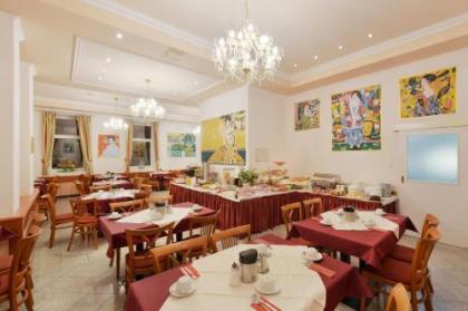 Garten- und Kunsthotel Gabriel City - image 13