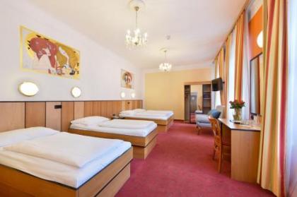 Garten- und Kunsthotel Gabriel City - image 5