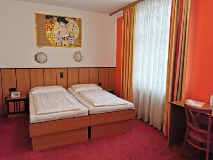 Garten- und Kunsthotel Gabriel City - image 7
